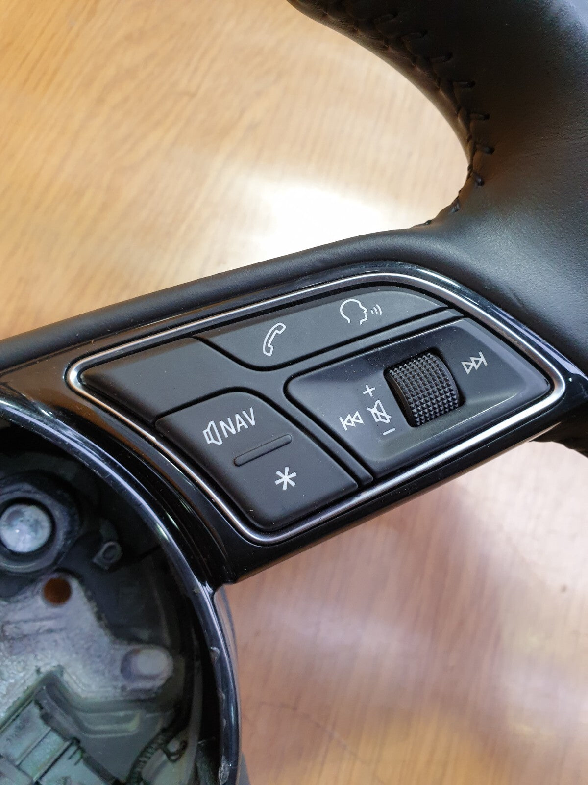 ✅Audi Q2 S-Line 2017 Multifunction Leather Steering Wheel 8W0419689 A134 - Image 8