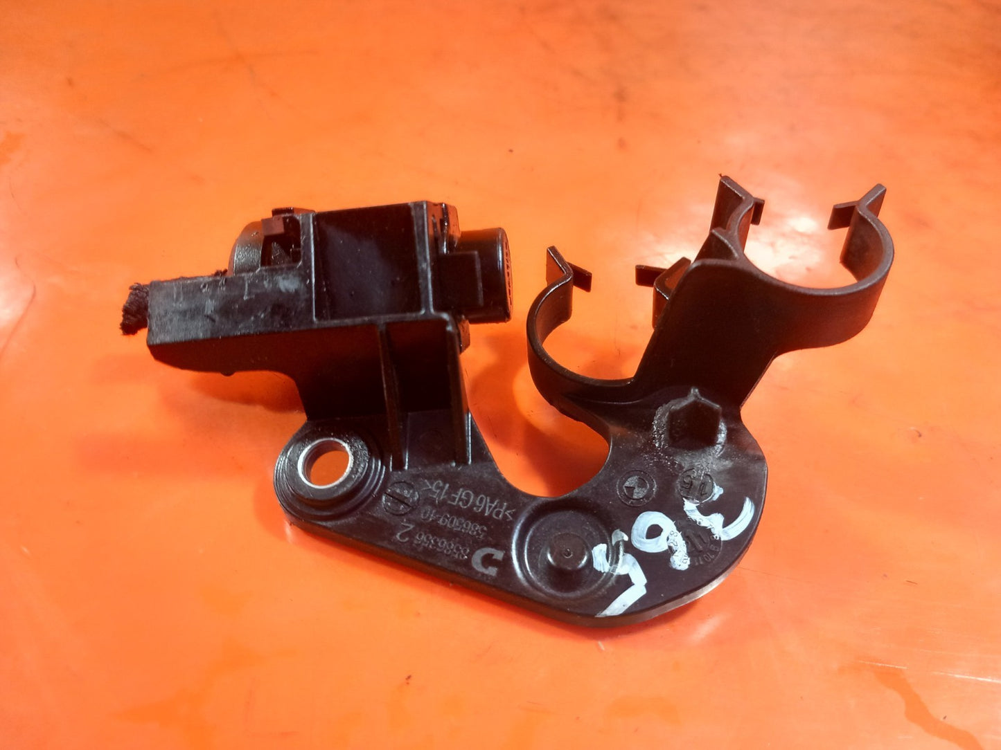 2021 BMW 1 Series F40 Vacuum Solenoid Valve 8570591 Warranty A365 - Image 3