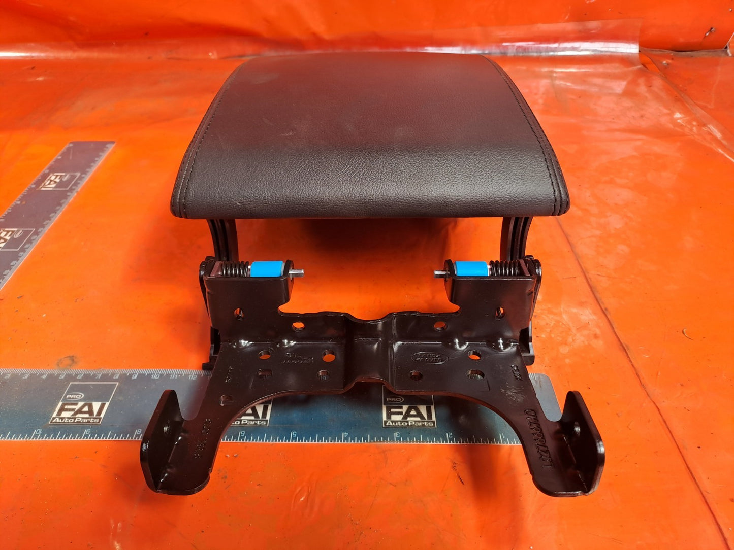 ✅2020 Jaguar I-Pace X590 Centre Console Leather Armrest J9C3-045C74-AE A375 - Image 5