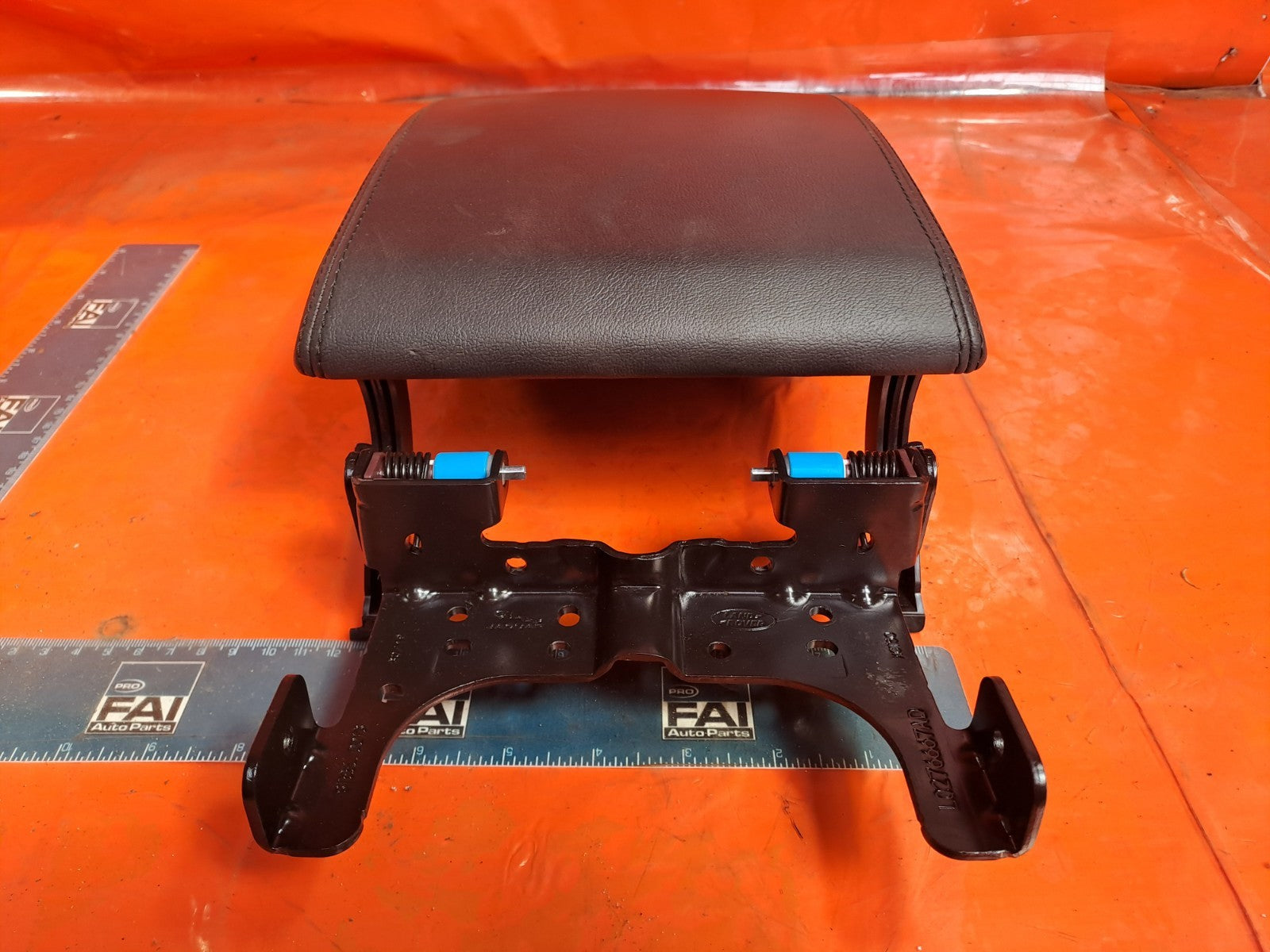 ✅2020 Jaguar I-Pace X590 Centre Console Leather Armrest J9C3-045C74-AE A375 - Image 5