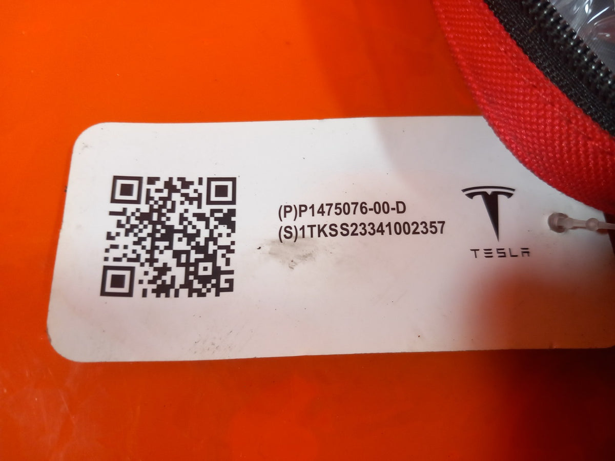 Tesla Emergency Roadside Safety First Aid Kit Warning Triangle P1475076-00-D xAA - Image 9