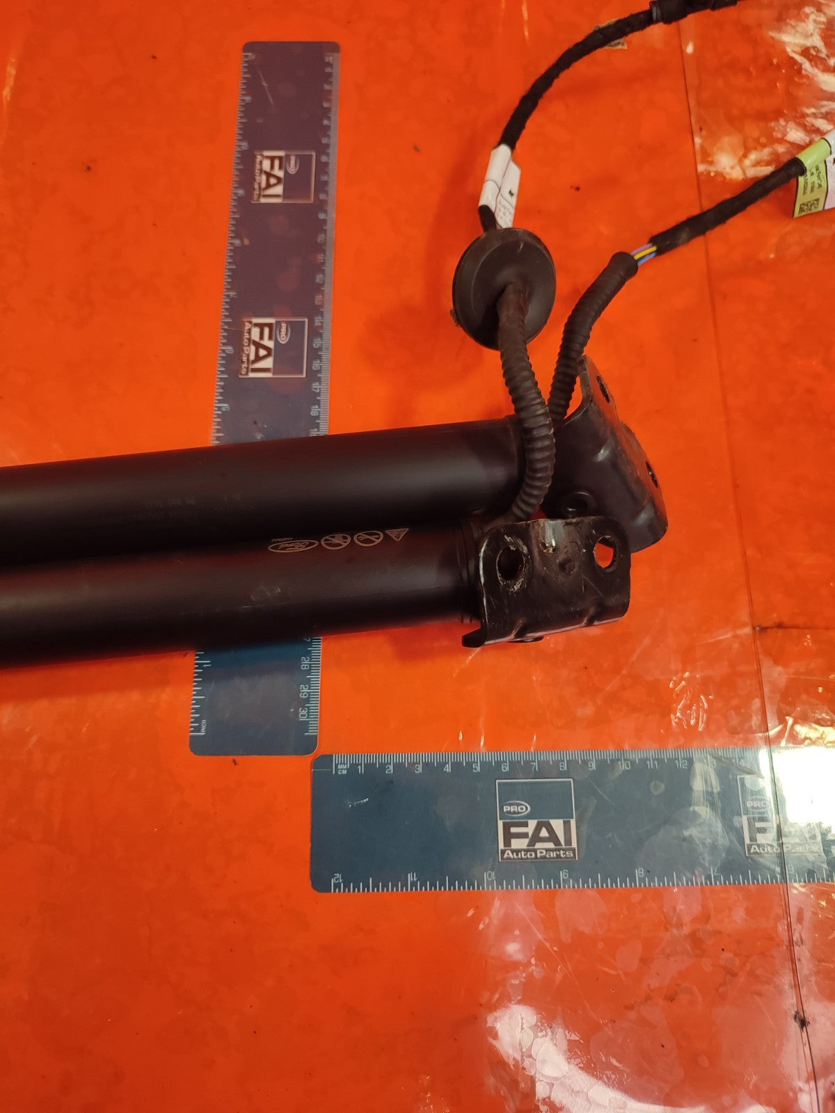 ✅FORD KUGA St-LINE 1.5 PETROL 2024 ELECTRIC TAILGATE BOOT STRUTS LV4BS402A55AF - Image 6