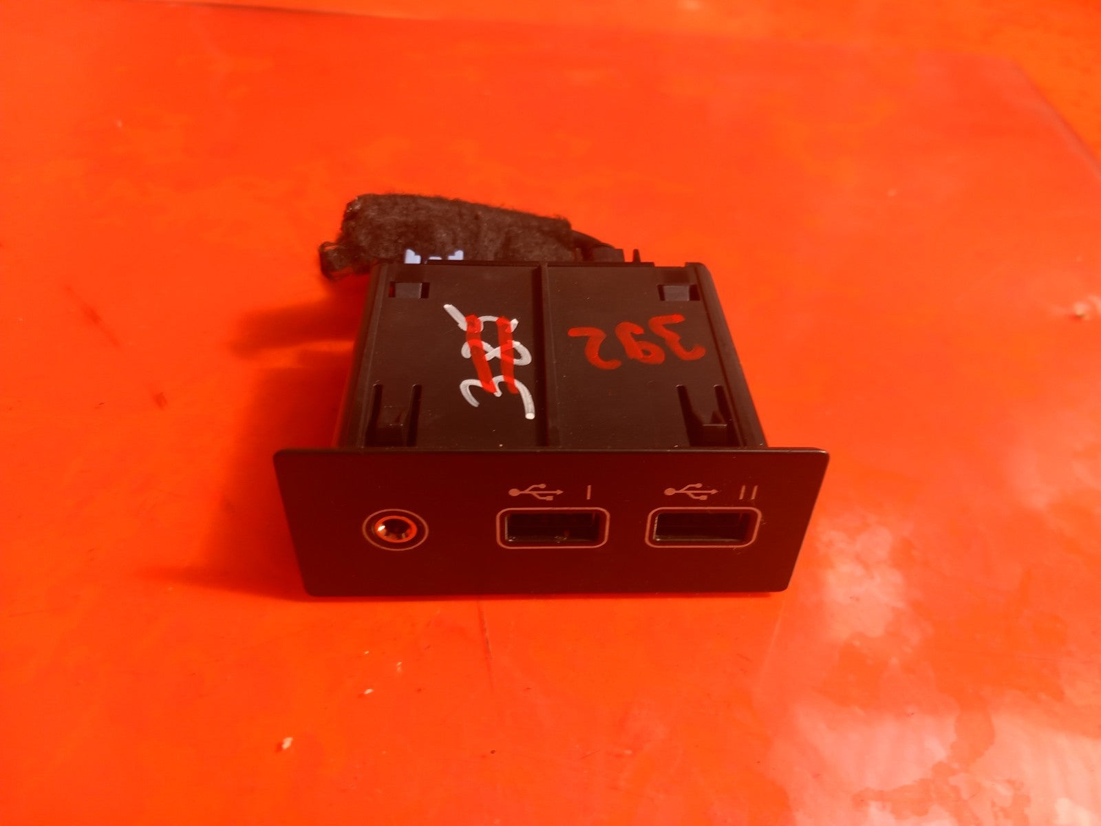 Renault Captur 1.6 Petrol 2023 USB Socket Port 284H39520R Warranty A392 - Image 8