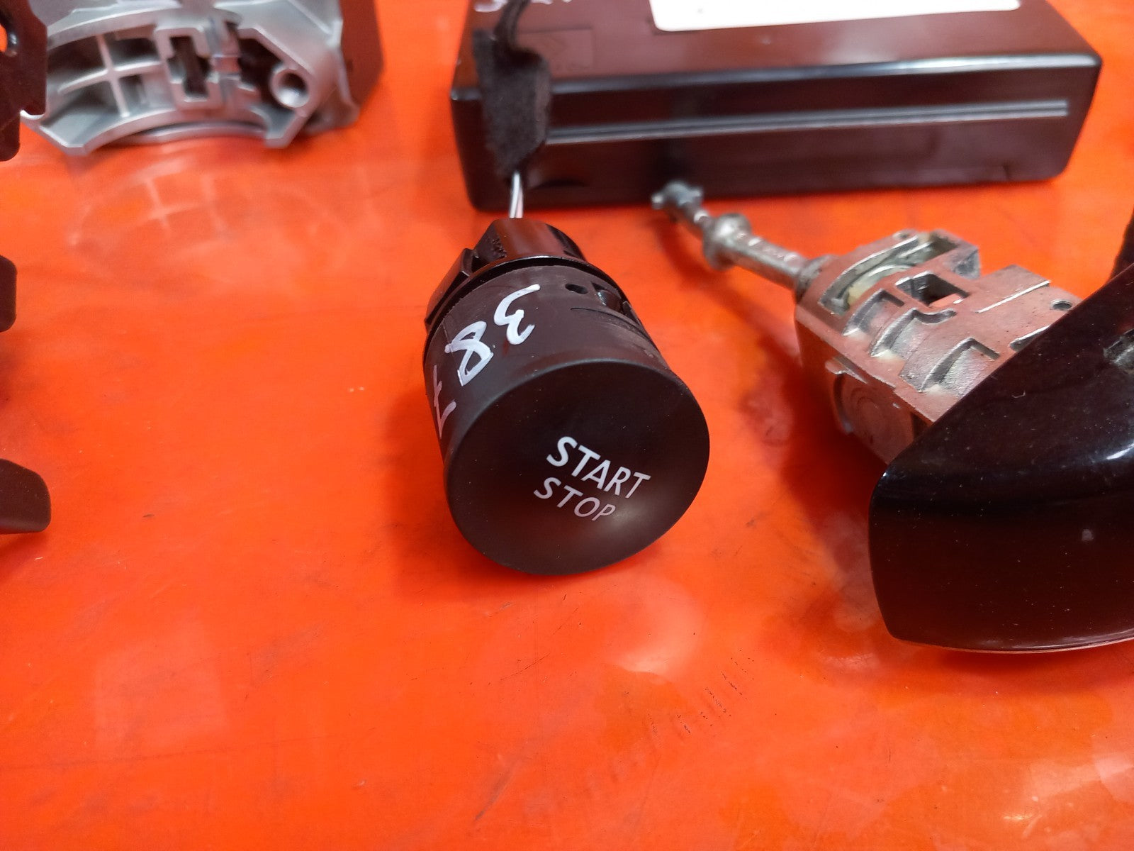 2019 Renault Megane MK4 Keyless Entry ECU Kit Lock Set A2829005900 Warranty A387 - Image 12