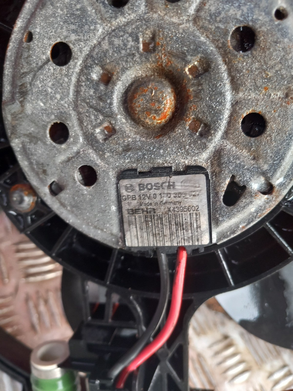 ebay-src:https://i.ebayimg.com/00/s/mtywmfgxmjaw/z/aduaaeswlurqvvm1/$_57.jpg