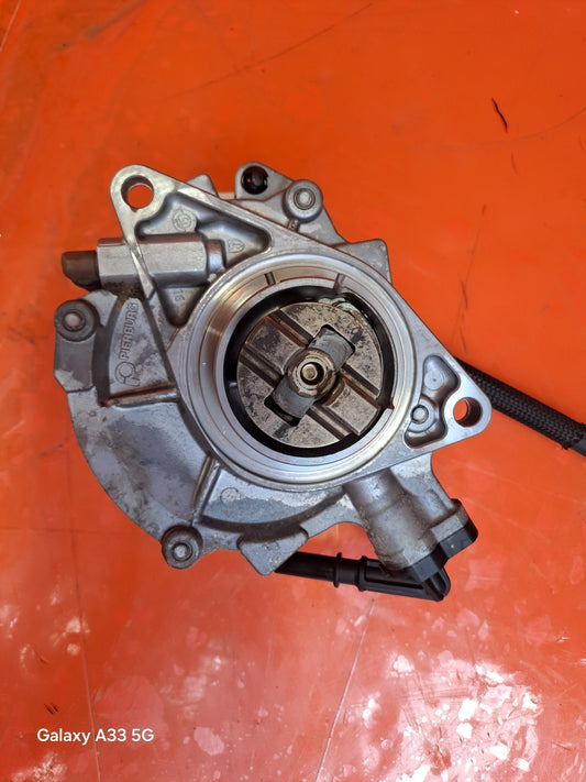 ✅BMW F21 118I M 1.6 PETROL 2015 ENGINE VACUUM PUMP 7625260 Warranty A298 - Image 1