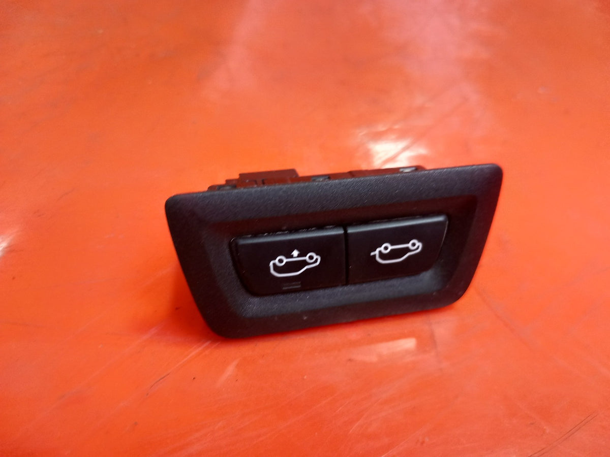 ebay-src:https://i.ebayimg.com/00/s/mtiwmfgxnjaw/z/ooiaaeswcshqgbck/$_57.jpg