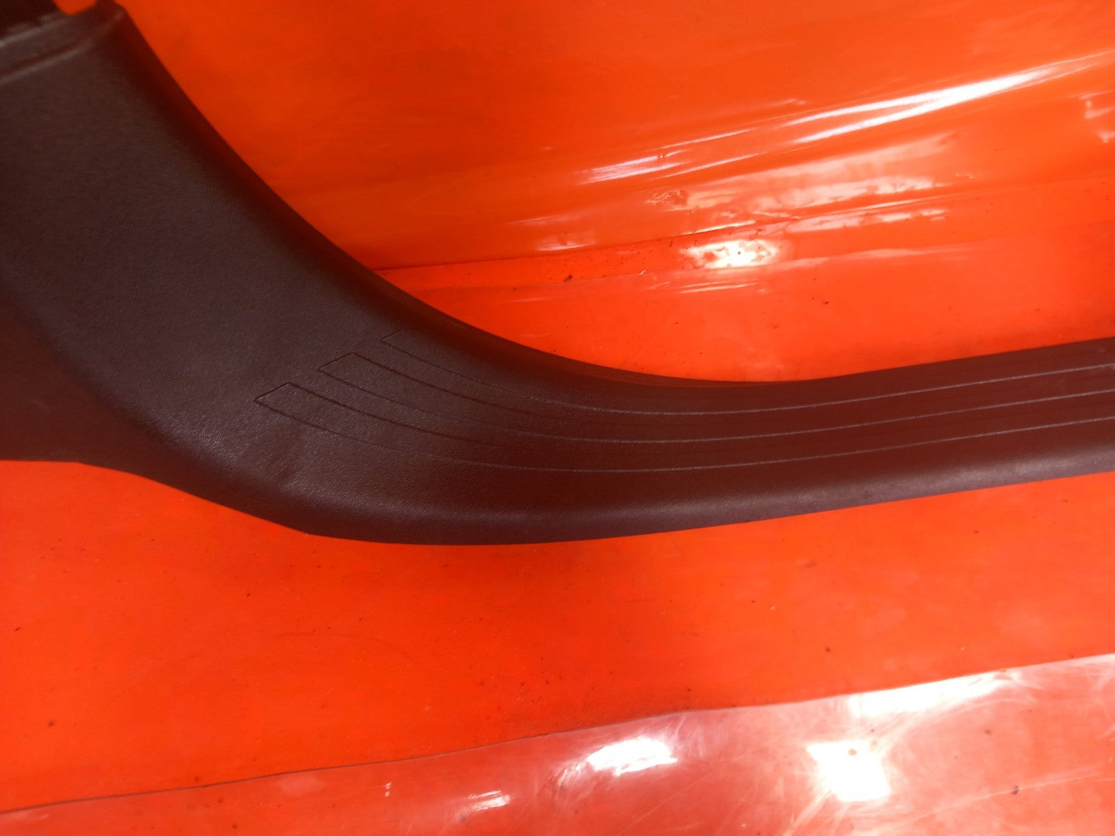 Land Rover Defender L663 3.0 Diesel 2025 Rear Right Door Step Trim L8B213244A - Image 4