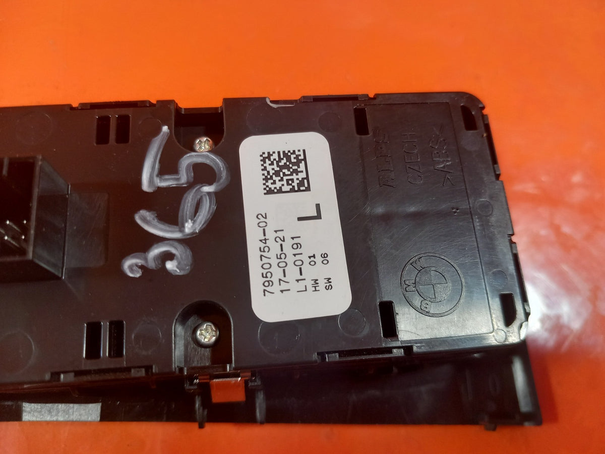 BMW F40 116D 1.5 Diesel 2021 Front Right Door Window Switch 7950754 A365 - Image 12