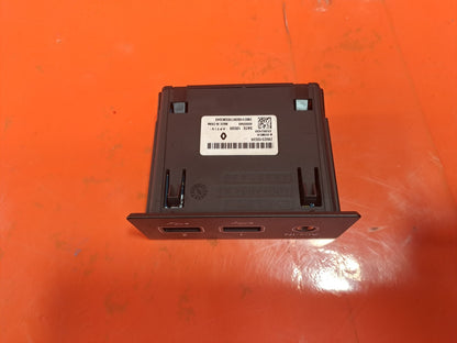 ✅2021 Renault Captur MK2 Iconic USB & AUX Port 280231553R + Warranty A385 - Image 8