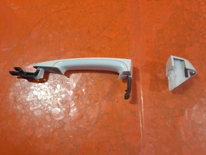 ✅BMW F33 420D M SPORT 2.0 DIESEL 2015 EXTERIOR DOOR HANDLE WHITE Warranty A367 - Image 4