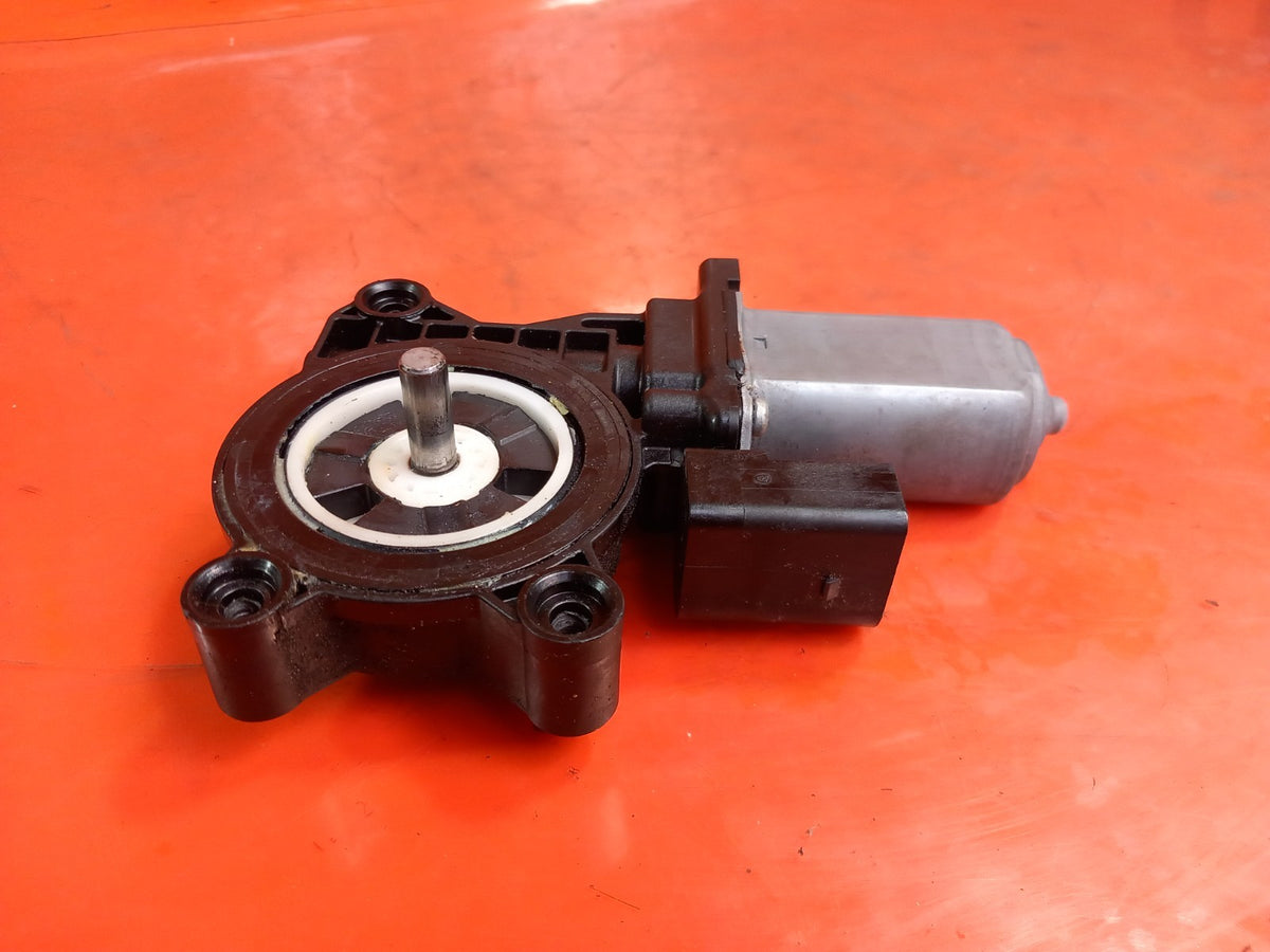 ebay-src:https://i.ebayimg.com/00/s/mtiwmfgxnjaw/z/ytcaaeswr7pqhfgb/$_57.jpg