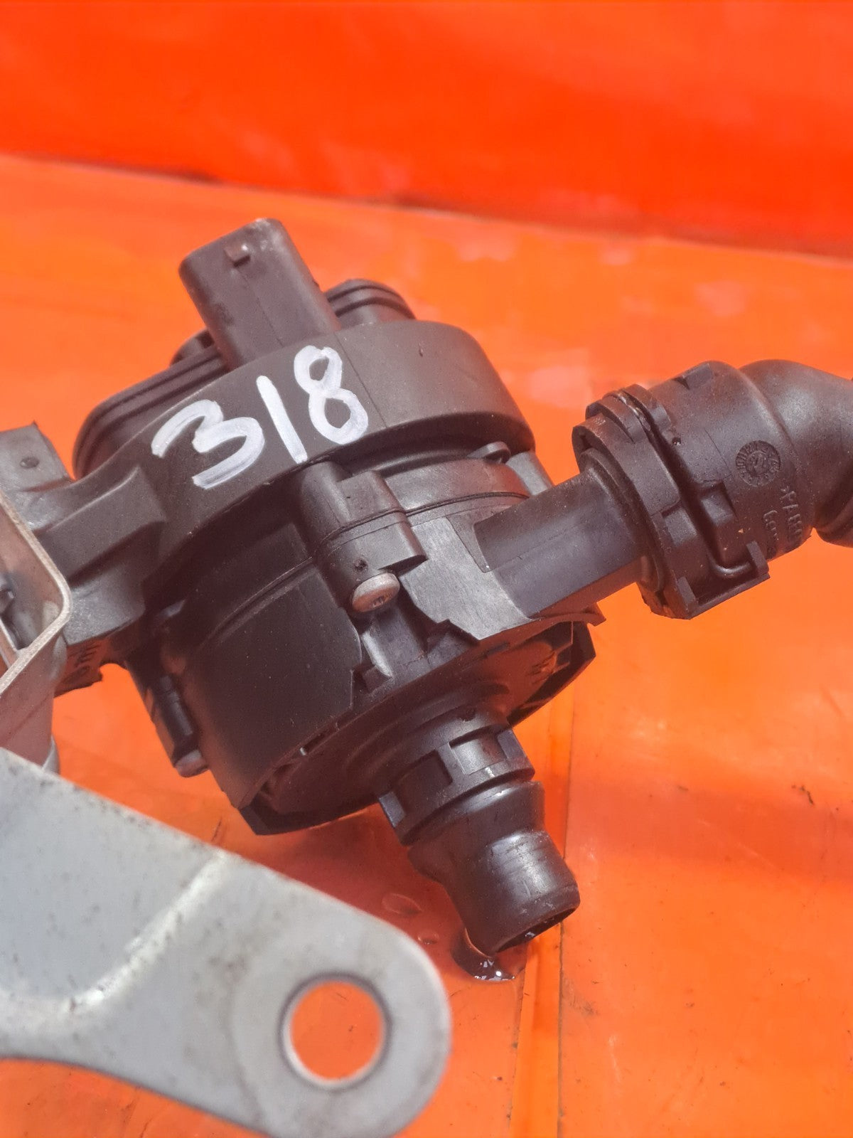 ✅2016 BMW 2 SERIES M240I F22 AUXILIARY WATER PUMP 8605322 + WARRANTY A318 - Image 2