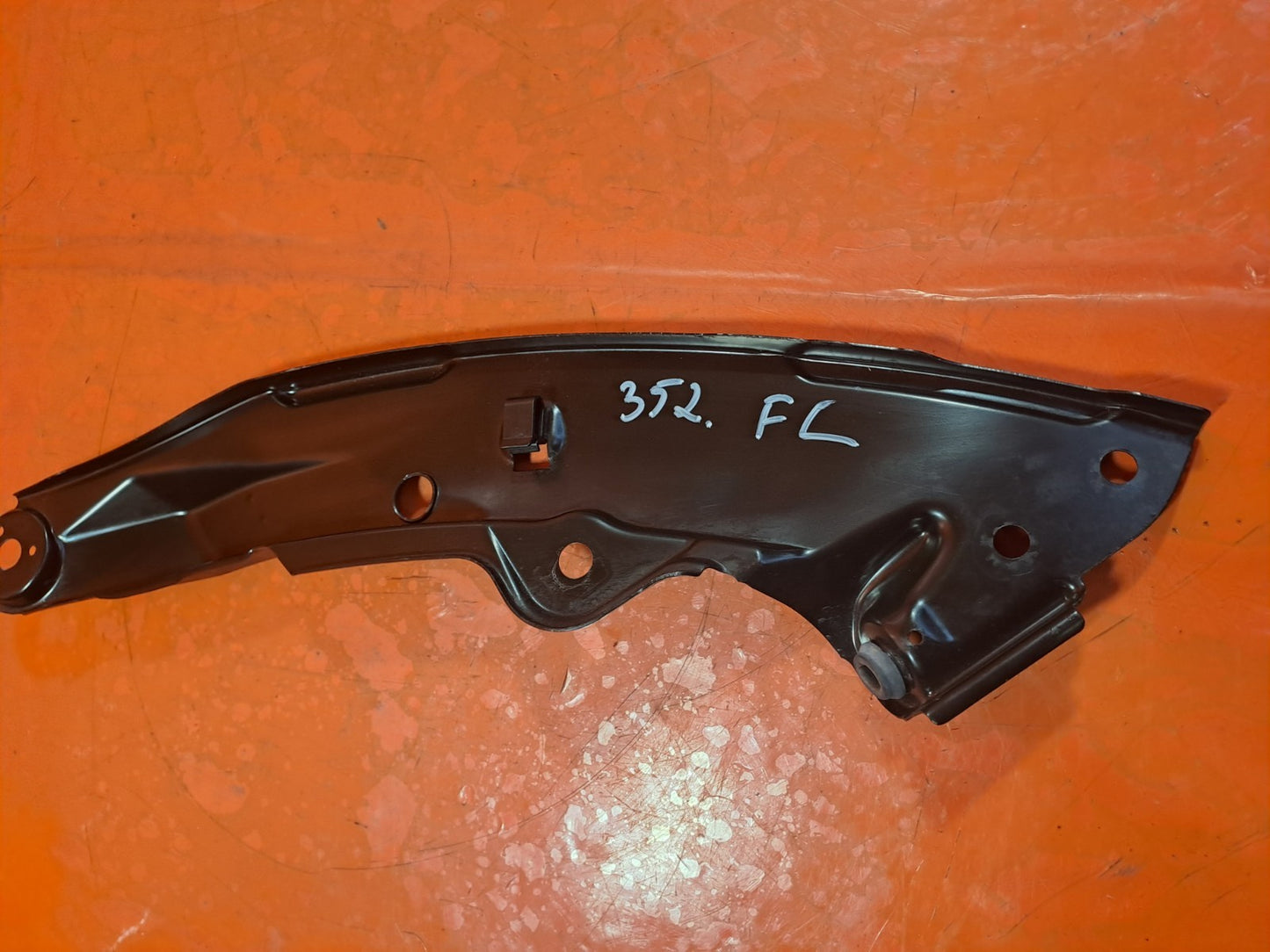 ✅VW GOLF STYLE MK8 1.5 PETROL 2020 FRONT LEFT HEADLIGHT BRACKET A352 - Image 6