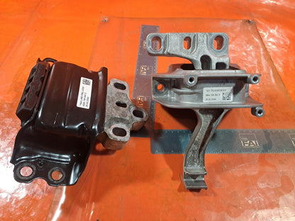 ebay-src:https://i.ebayimg.com/00/s/mtiwmfgxnjaw/z/a2oaaeswo8zphl2e/$_57.jpg