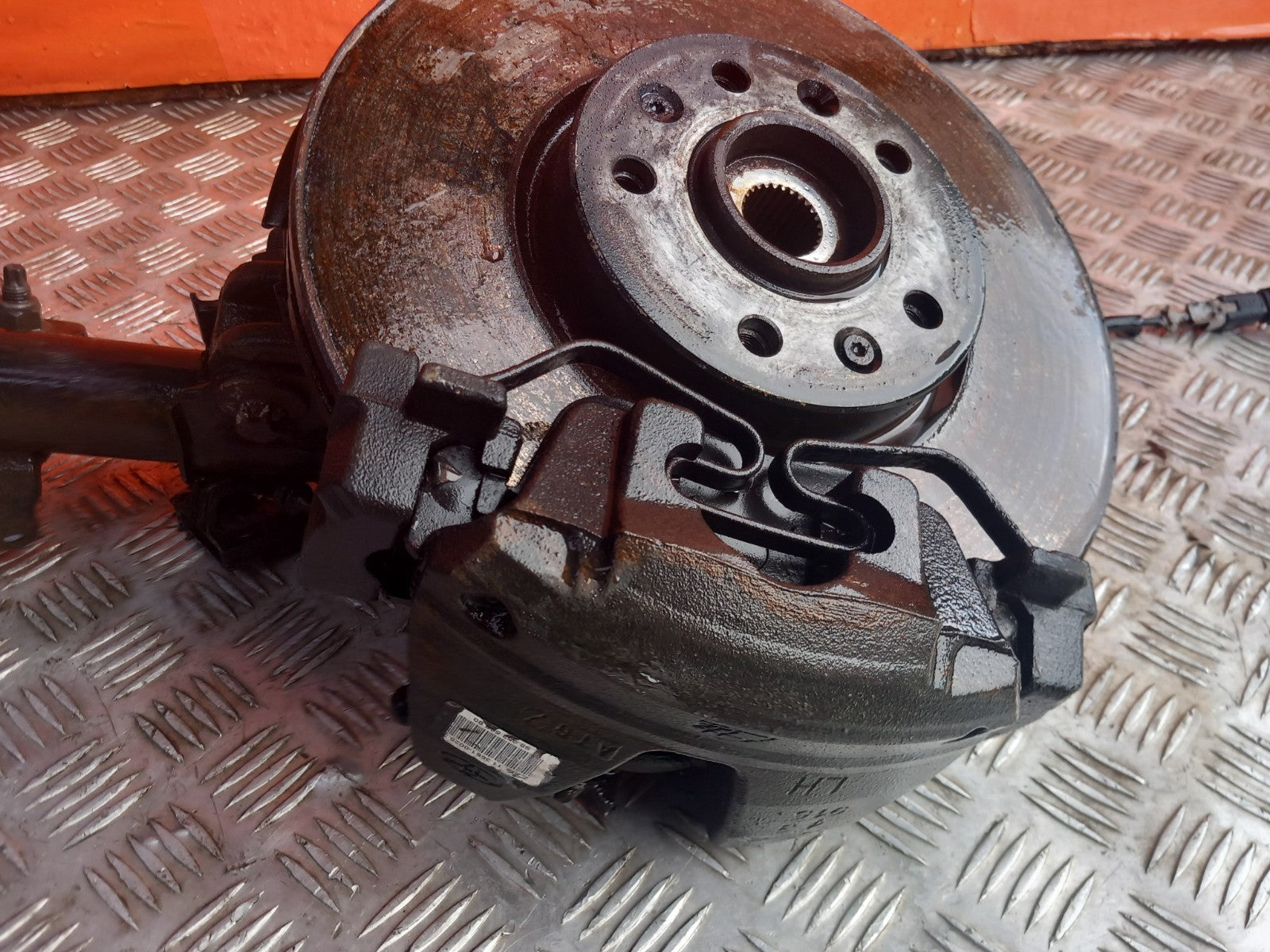 Vauxhall Vivaro 2900 1.5 Diesel 2020 Front Left Suspension Leg Hub Warranty A380 - Image 4