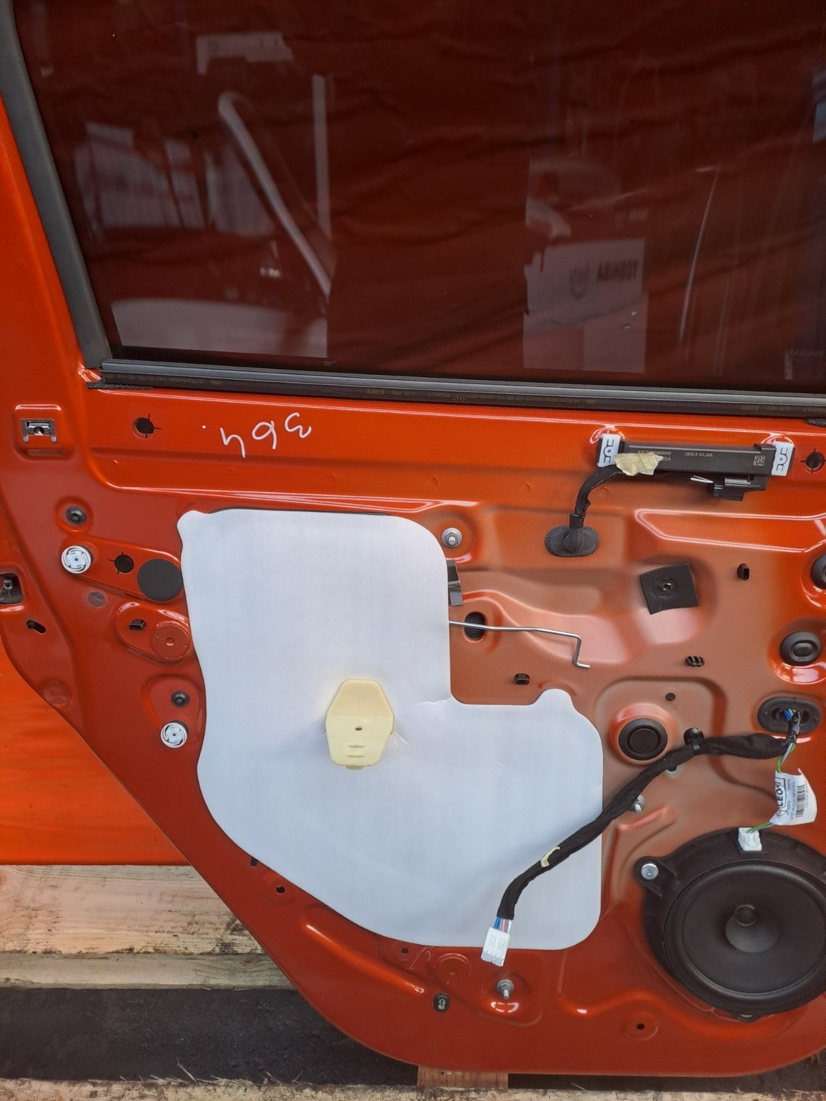 ✅2024 Dacia Duster Journey Rear Left Door Orange + Warranty A364 - Image 11