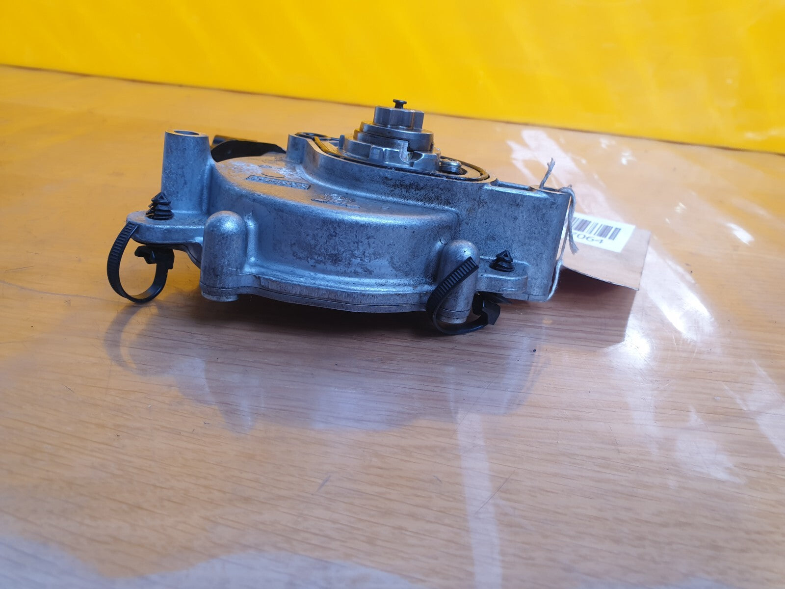 ebay-src:https://i.ebayimg.com/00/s/mtiwmfgxnjaw/z/k2caaoswpopliyre/$_57.jpg