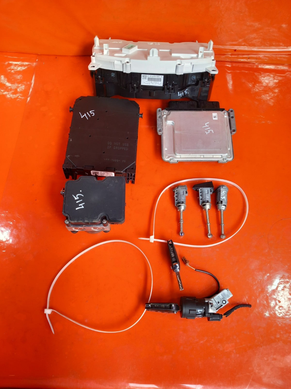 Citroen Berlingo 650 1.5 Diesel 2021 Engine ECU Kit 9838092680 9827551180 A415 - Image 9