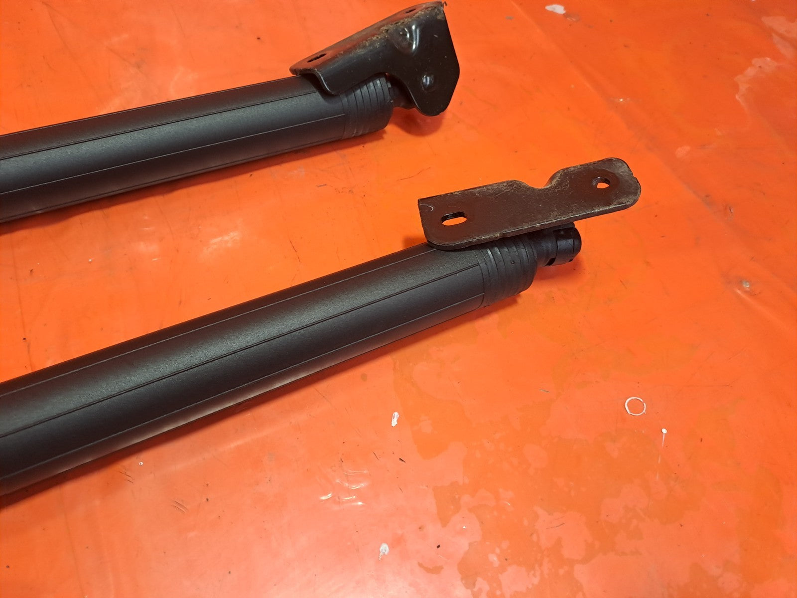 ✅2019 Ford Focus MK4 ST-Line Tailgate Strut Pair JX7B-N404C84-AD + Warranty A354 - Image 11