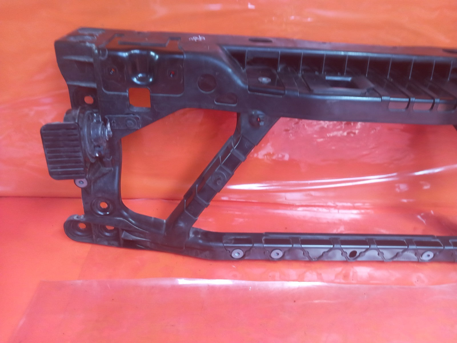 2025 Land Rover Defender L663 Front Radiator Slam Panel L8B2-16E144-A A396 - Image 2
