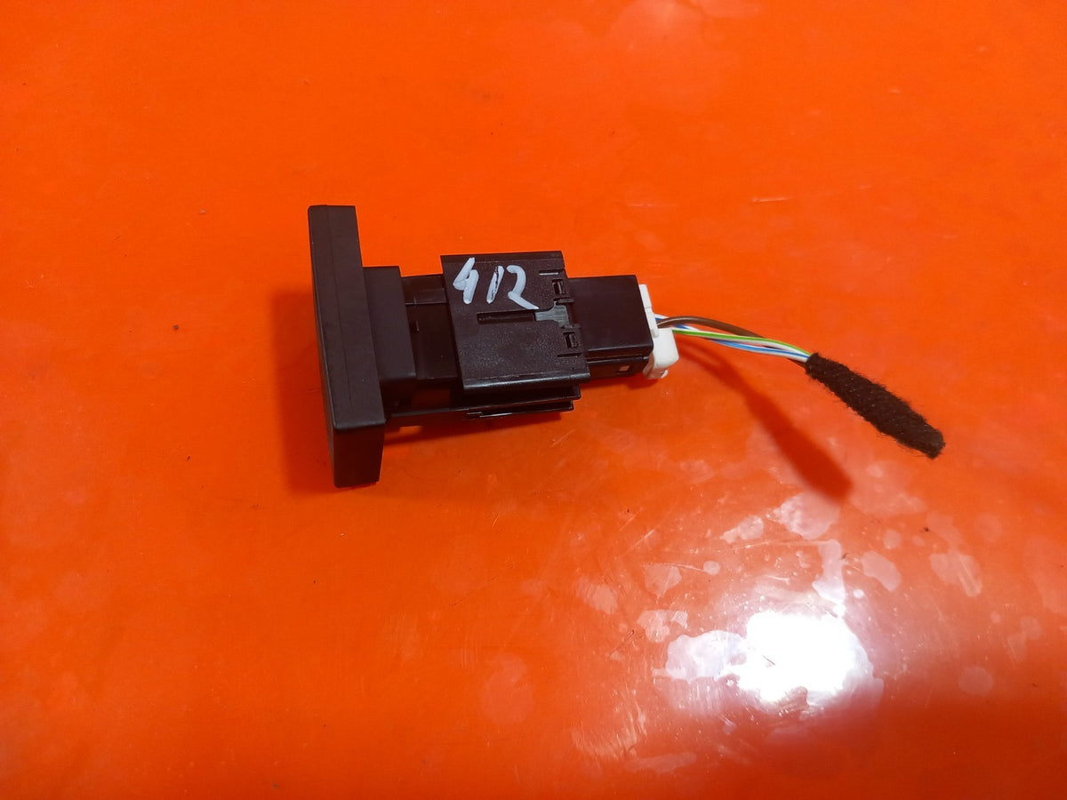 ebay-src:https://i.ebayimg.com/00/s/mtiwmfgxnjaw/z/74iaaeswgqnqqthl/$_57.jpg