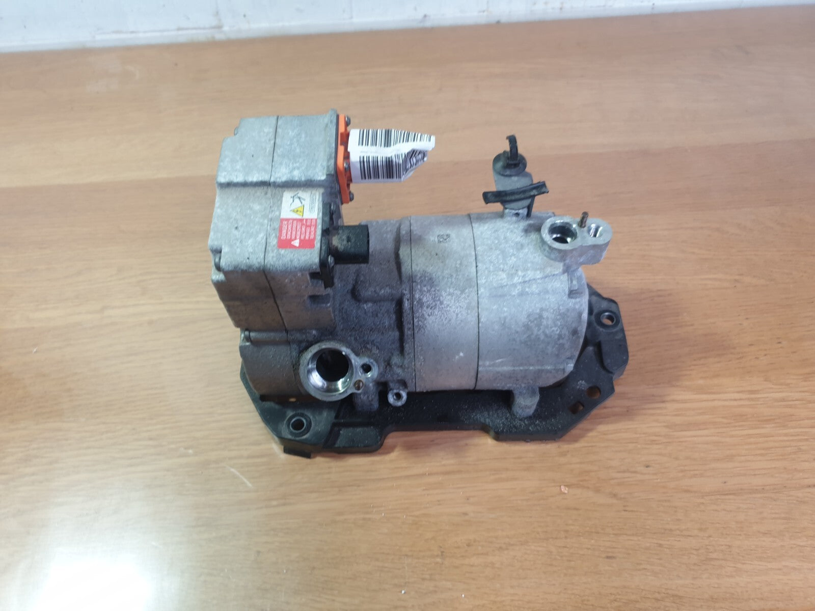 2023 CUPRA BORN V2 EV AIR CON COMPRESSOR A/C PUMP 1EA820807C A209 - Image 2