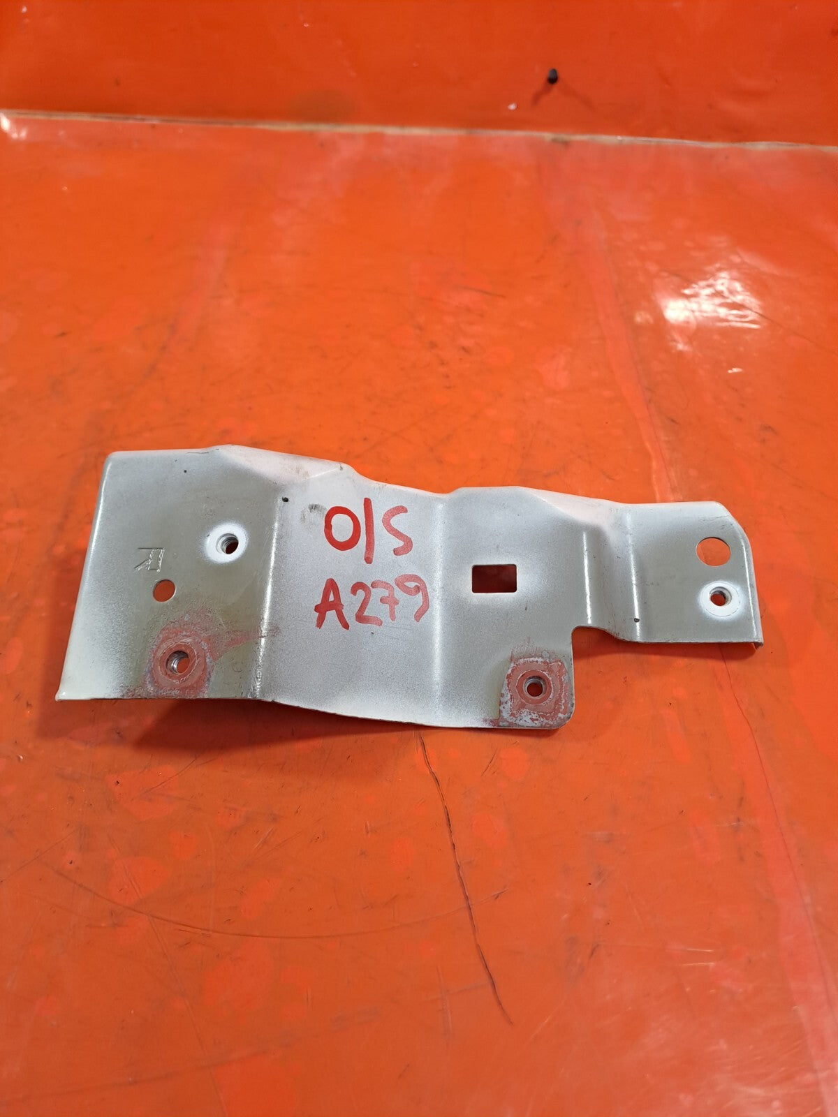 ✅2016 SSANGYONG TIVOLI ELX RIGHT WING BRACKET + WARRANTY A279 - Image 3