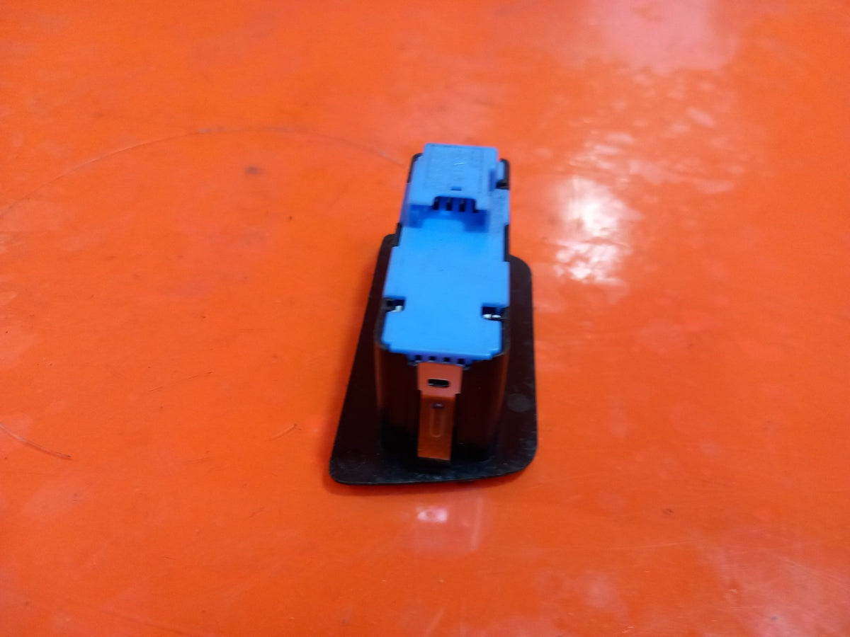 2018 BMW 2 Series F56 F46 F45 Tailgate Open Switch 9275119 Warranty A036 - Image 8