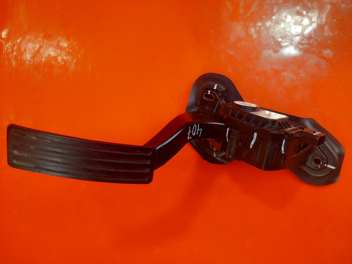 ebay-src:https://i.ebayimg.com/00/s/mtiwmfgxnjaw/z/3cmaaeswlopqqtki/$_57.jpg