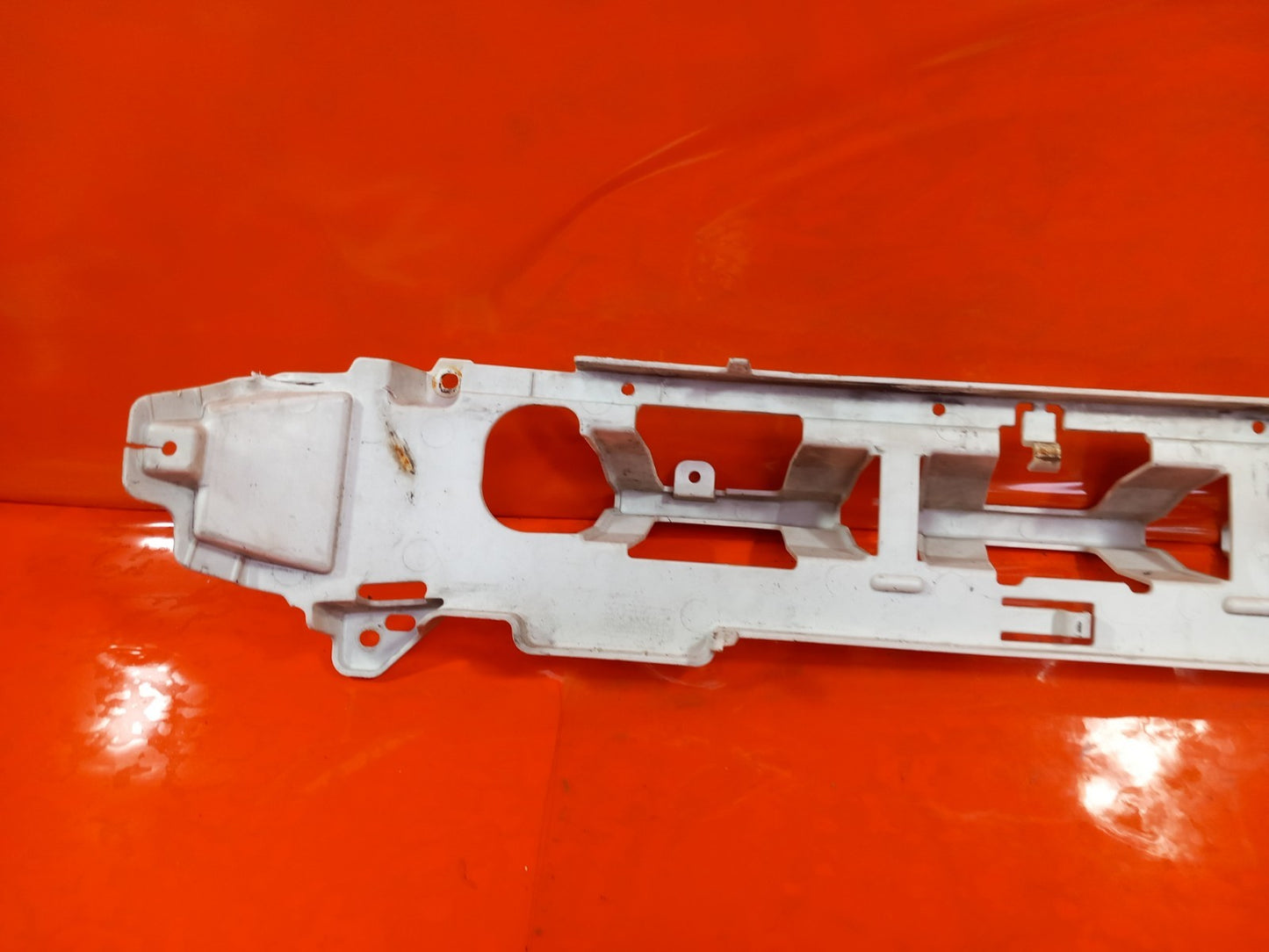 Ford Galaxy Zetec 2.0 Diesel 2019 Rear Centre Bumper Bracket EM2B17E898A A345 - Image 10