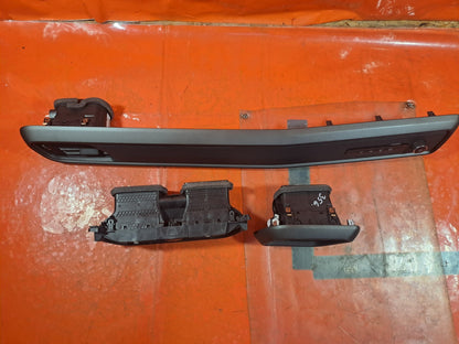 ✅FORD TRANSIT COURIER 1.5 DIESEL 2024 DASHBOARD AIR VENT SET R2X619K617 Warranty - Image 4