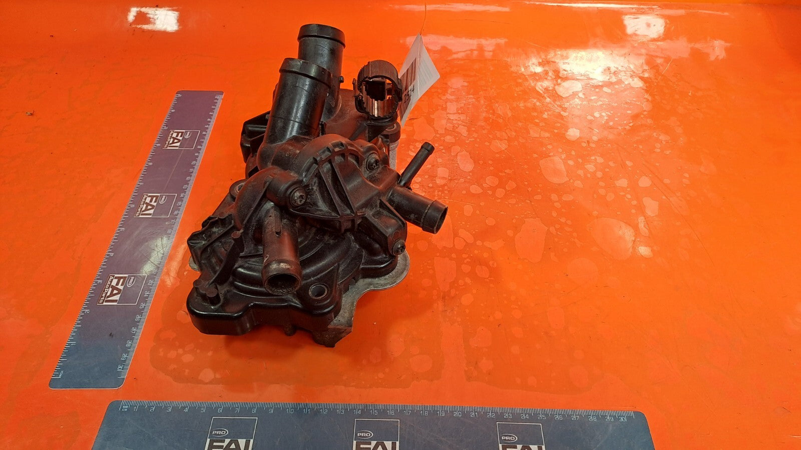 2019 SEAT ARONA FR 1.0P THERMOSTAT HOUSING WITH WATER PUMP 04E121042AD A217 - Image 4