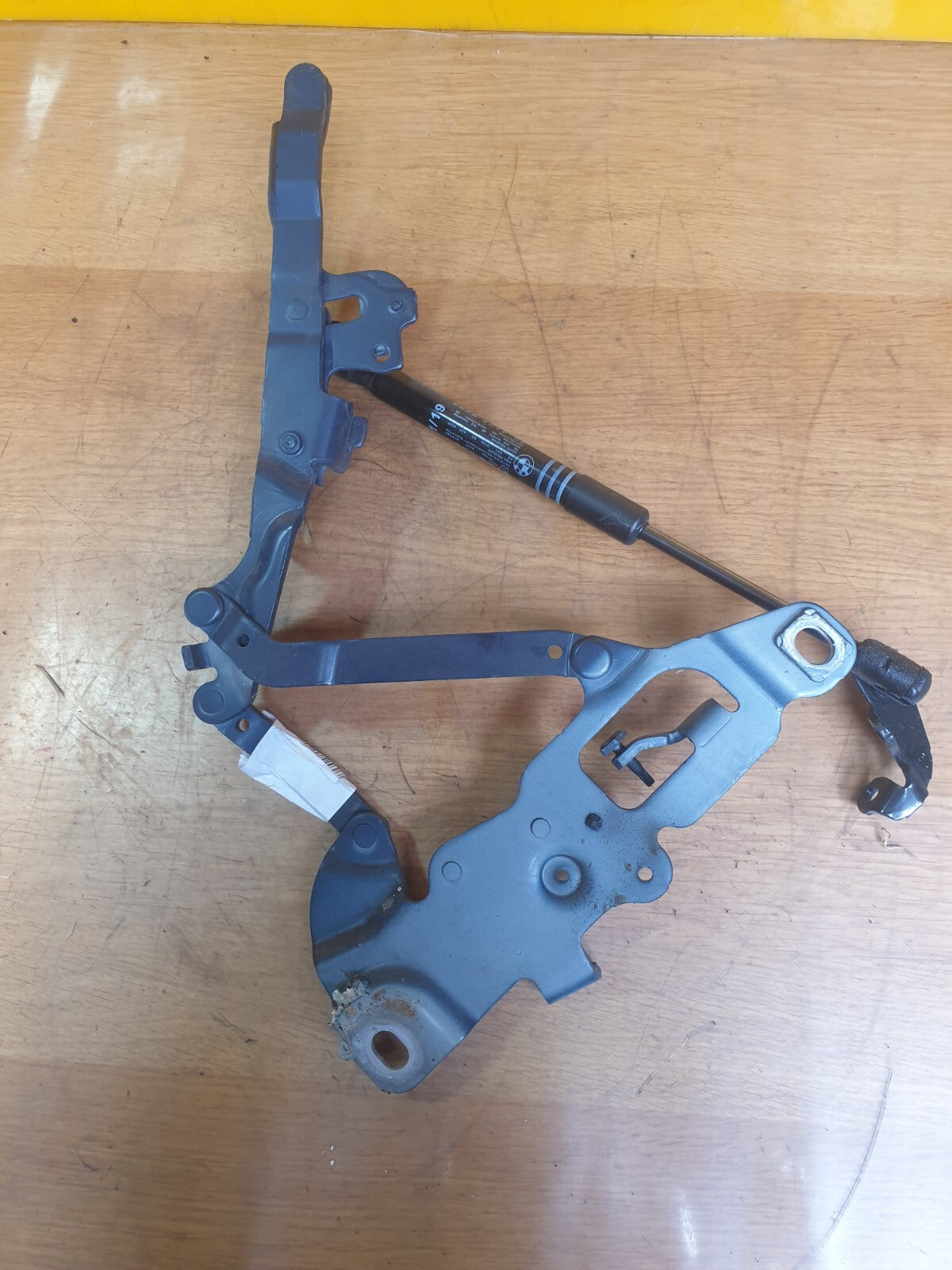 ✅2014 BMW 5 SERIES F11 4.4P FRONT RIGHT BONNET HINGE 7249888 7309117 + WARRANTY - Image 2