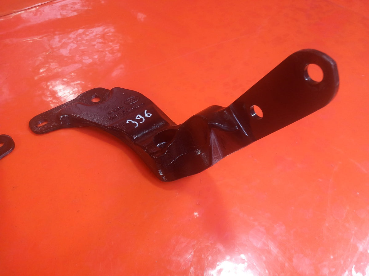 2025 Land Rover Defender L663 Bracket Pair Left Right N8B2-674A39-A A396 - Image 8
