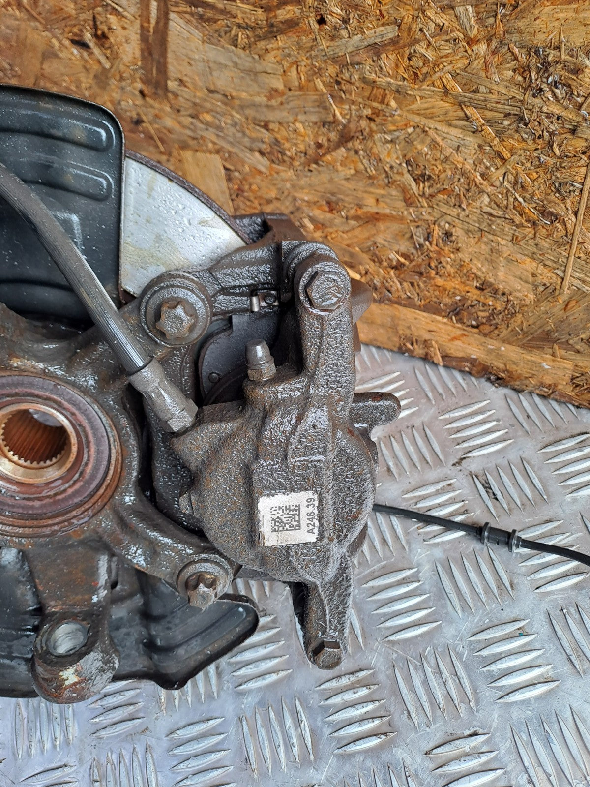 ✅MERCEDES B180 W246 1.8 DIESEL 2012 FRONT LEFT SUSPENSION LEG HUB A2463208913 - Image 8