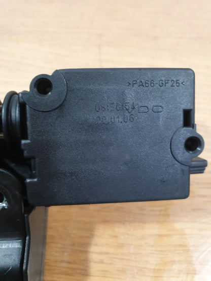 BMW 750Li E66 4.8 PETROL 2006 TAILGATE BOOTLID LOCK LATCH CATCH 7014870 Warranty - Image 5