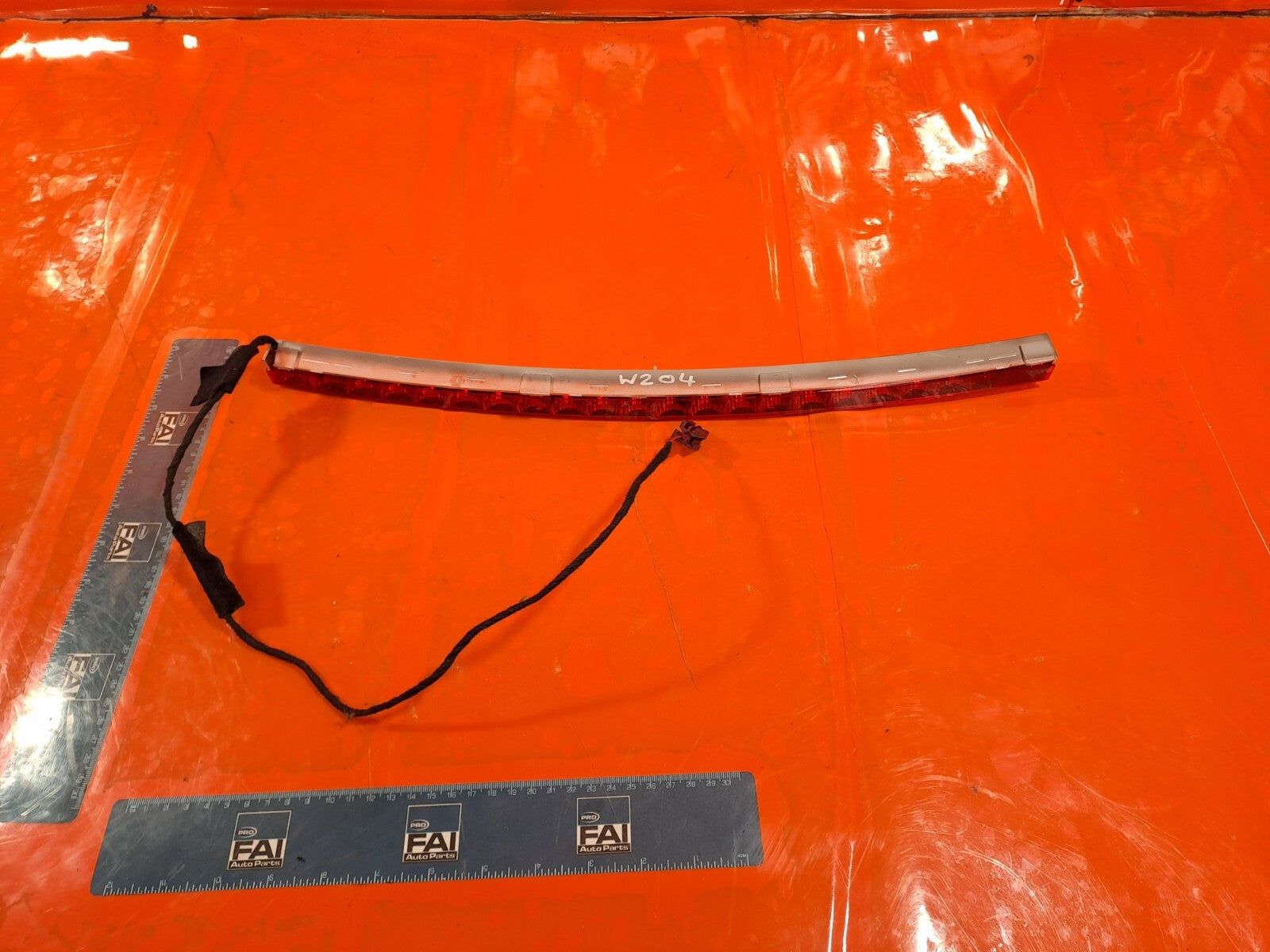 ✅2012 MERCEDES C CLASS W204 REAR THIRD BRAKE STOP BRAKE LIGHT A2049066002 A238 - Image 1