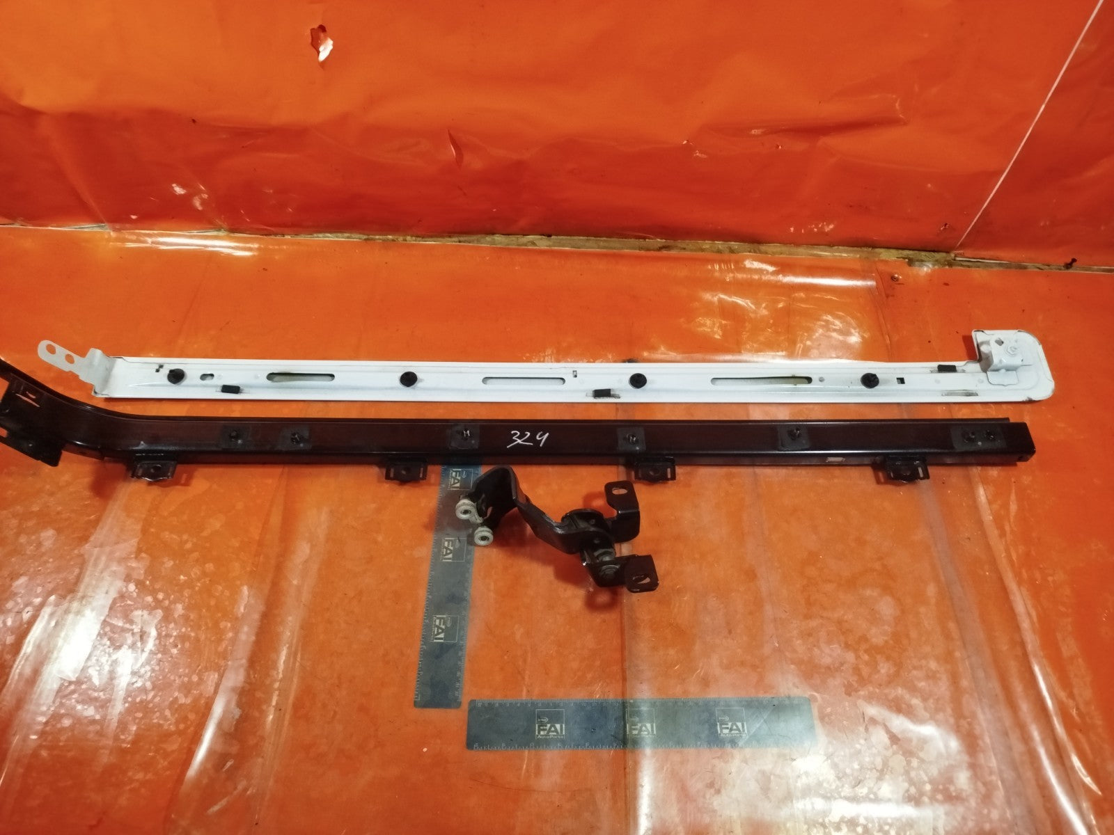 ✅FORD TRANSIT CUSTOM 2.0 DIESEL 2023 LEFT SLIDING DOOR ROLLER & TRIM RAIL A342 - Image 3