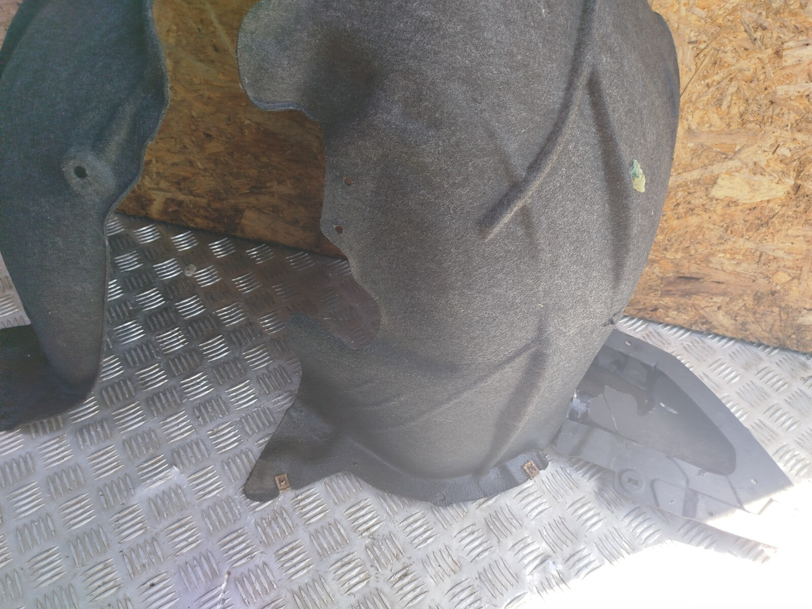 ✅Ford Focus (C51) 2018 1.5 Diesel FRONT RIGHT WHEEL ARCH LINER Warranty A257 - Image 3