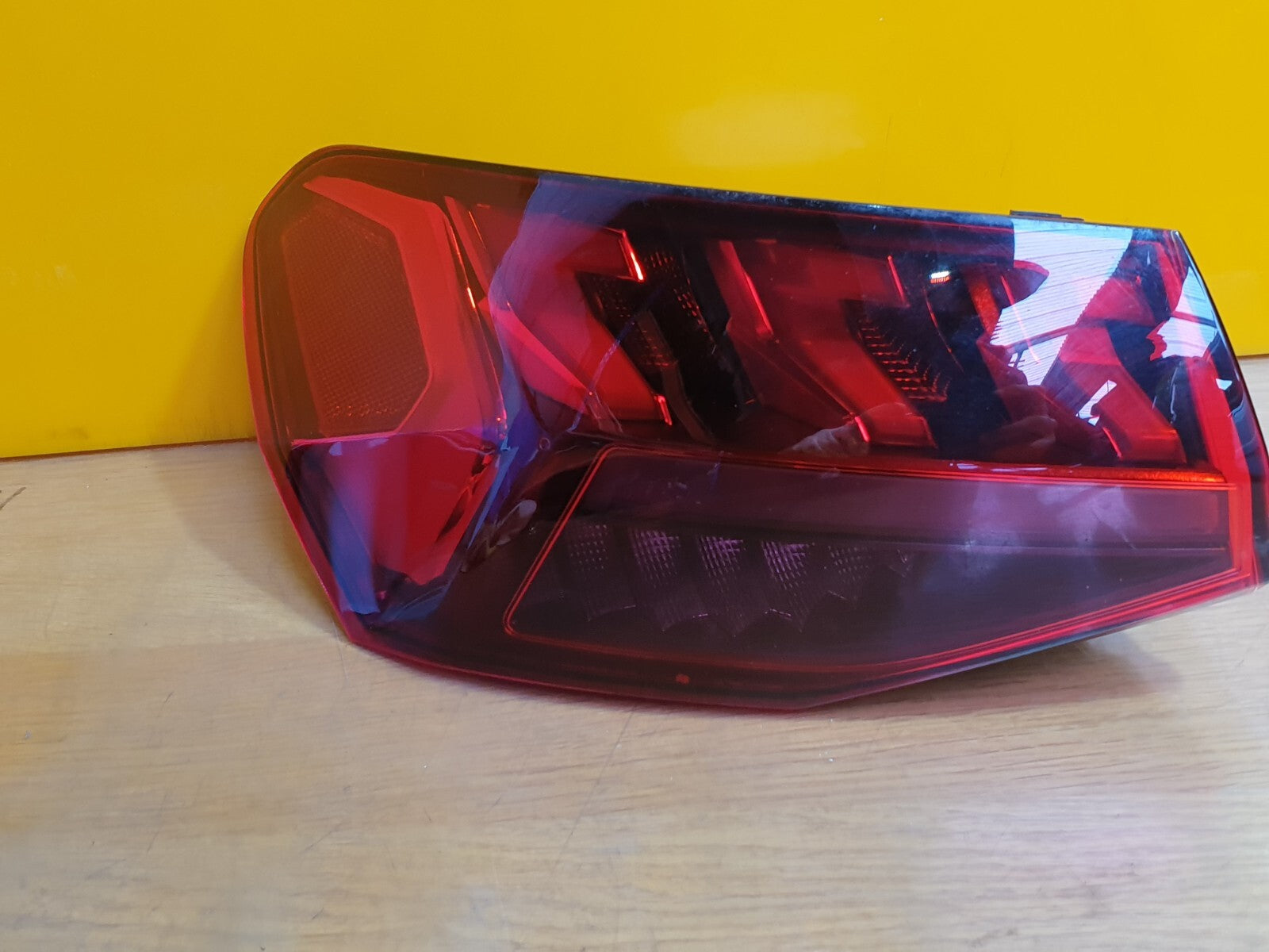 AUDI A3 S LINE 1.4 PETROL 2021 REAR LEFT OUTER TAIL LIGHT 8Y0945207 Warranty - Image 2