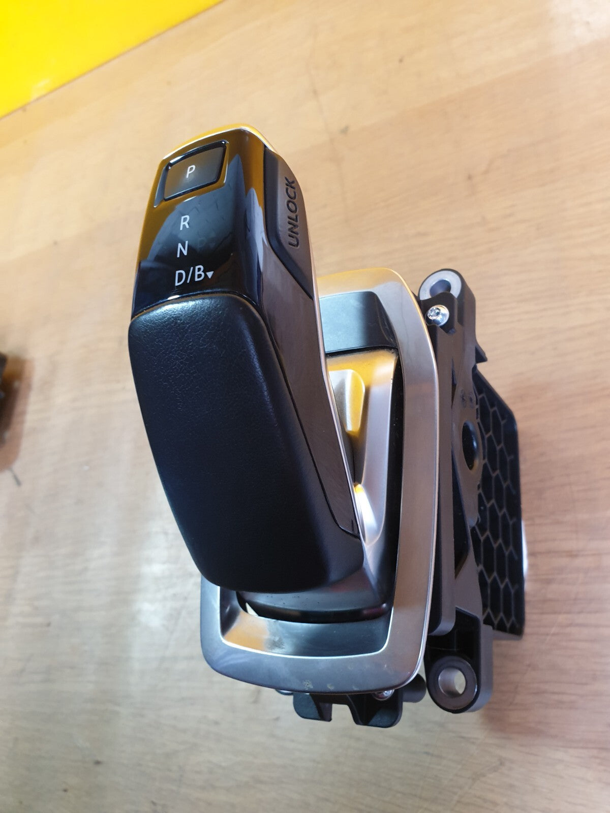 ebay-src:https://i.ebayimg.com/00/s/mtywmfgxmjaw/z/92iaaoswienmhyii/$_57.jpg