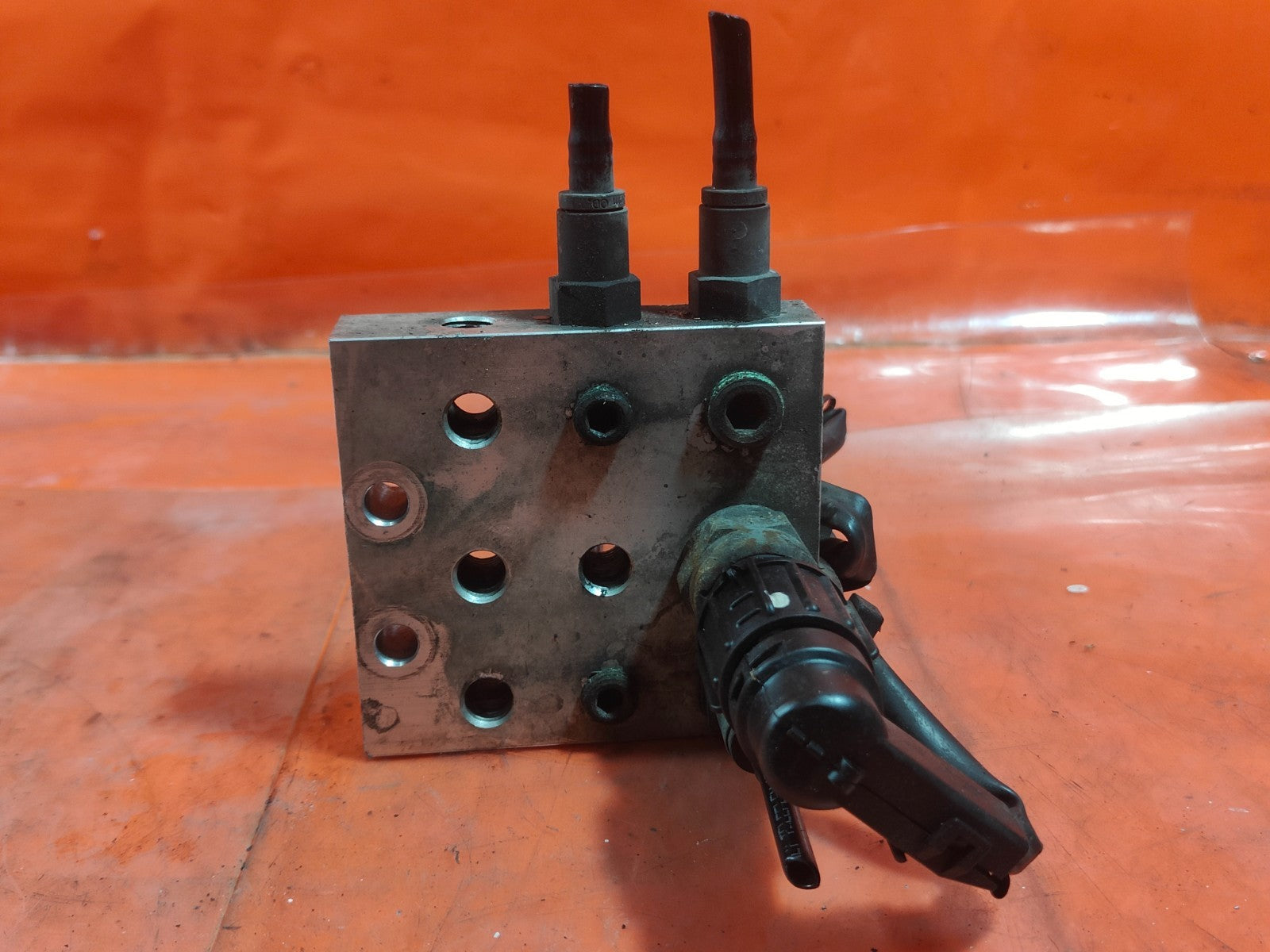 ebay-src:https://i.ebayimg.com/00/s/mtiwmfgxnjaw/z/kbkaaeswwm5pc6sk/$_57.jpg