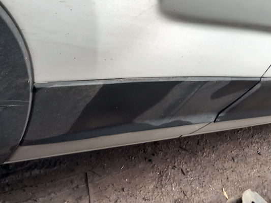2023 Maxus Deliver 9 Rear Right Quarter Trim Moulding Warranty A425 - Image 1