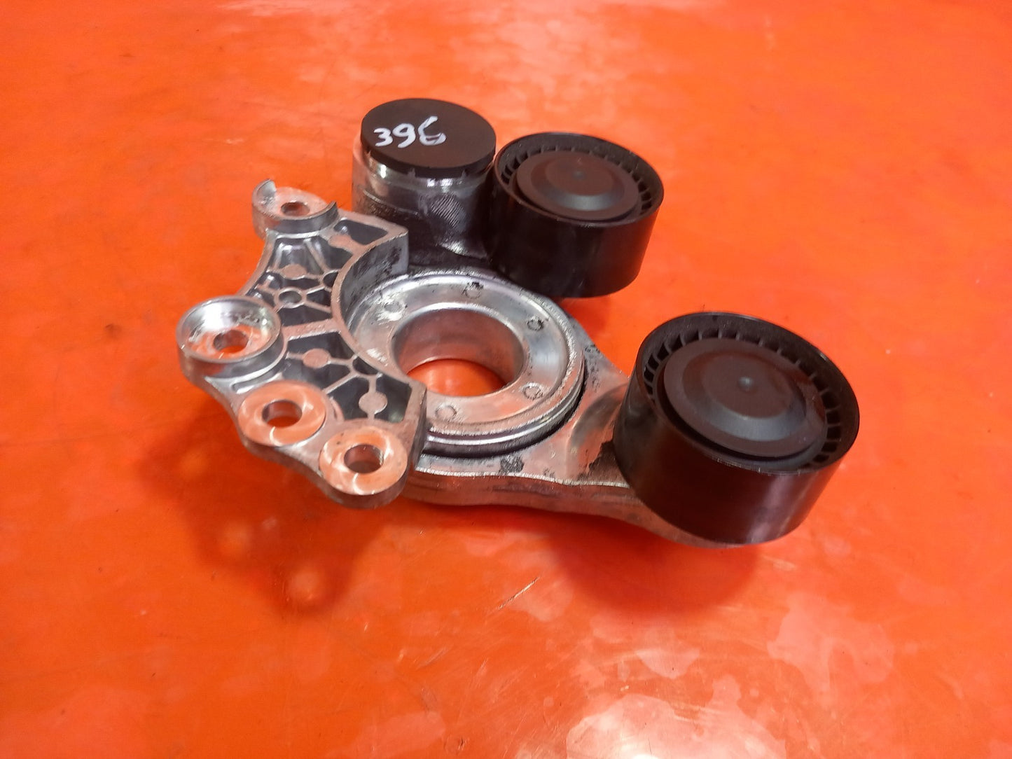 2025 Land Rover Defender L663 3.0 Diesel Alternator Belt Tensioner LPLA-6B209-FB - Image 5