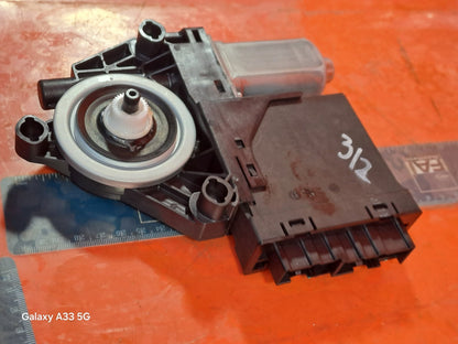 ebay-src:https://i.ebayimg.com/00/s/mtiwmfgxnjaw/z/04oaaeswbtrpeimi/$_57.jpg