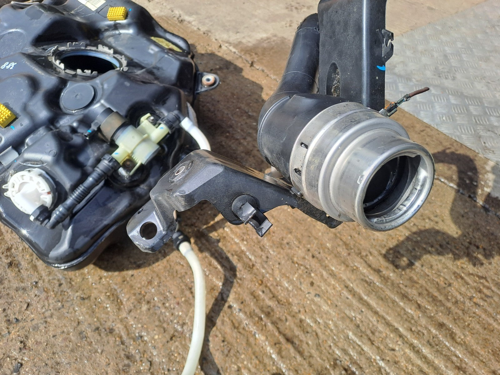 ✅2022 VW Golf GTE Hybrid Petrol Fuel Tank 5Q0201055EH 5Q0442C + Warranty A388 - Image 7