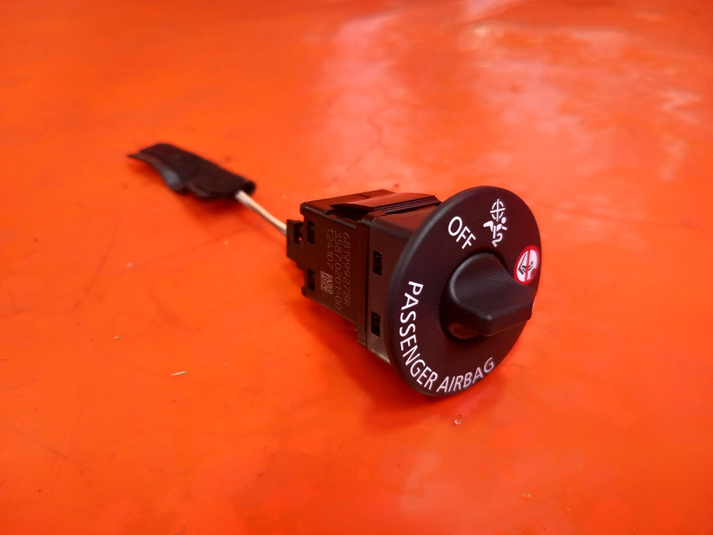 2024 Dacia Jogger Passenger Airbag On Off Switch 681999278R Warranty A391 - Image 5