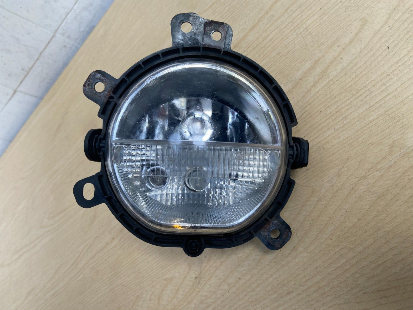 MINI COOPER 1.5 DIESEL 2017 FRONT RIGHT FOG LIGHT A103364 Warranty A034 - Image 1