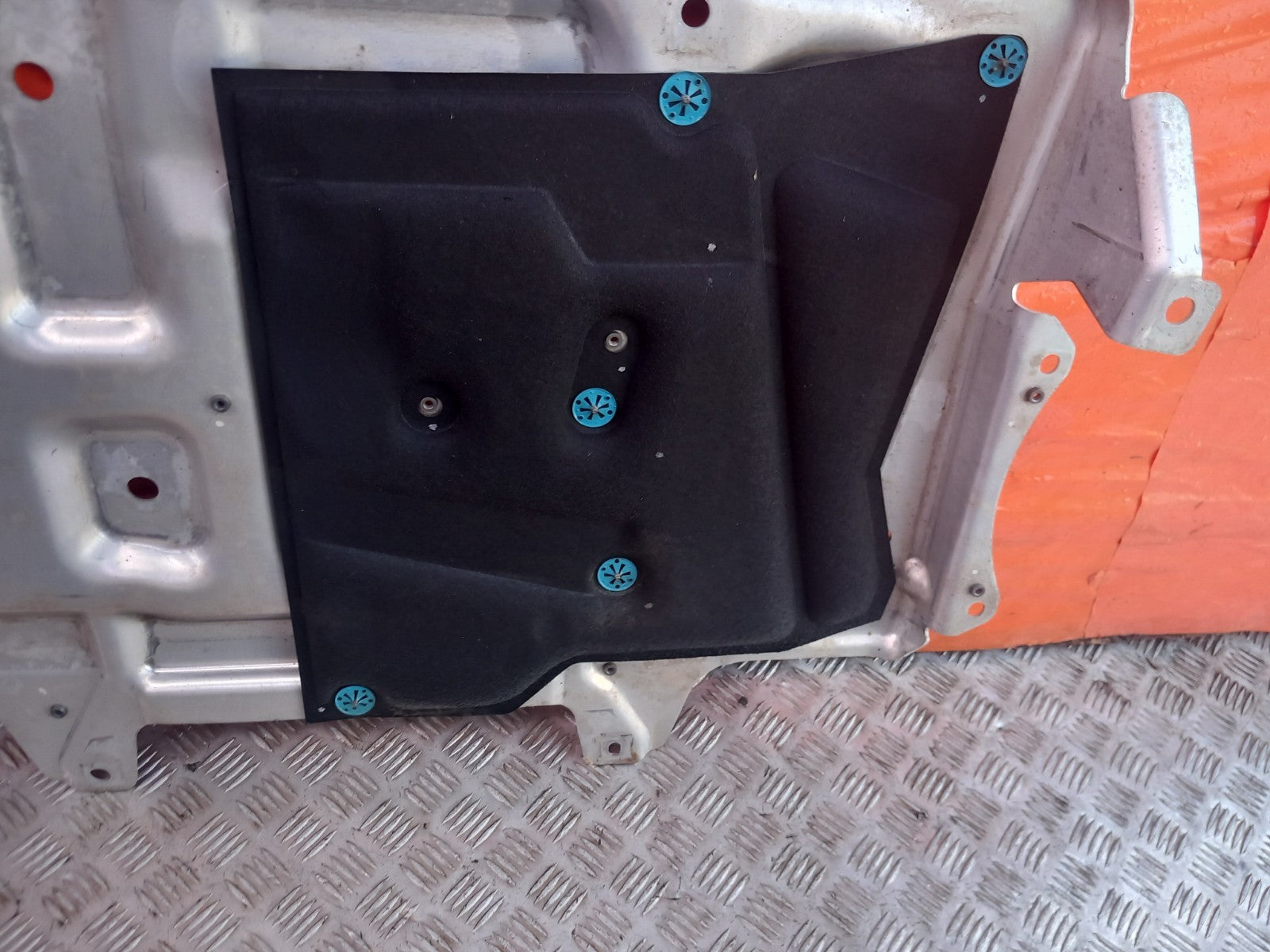 Land Rover Defender L663 3.0 Diesel 2025 Front Bumper Undertray Engine L8B27E063 - Image 7